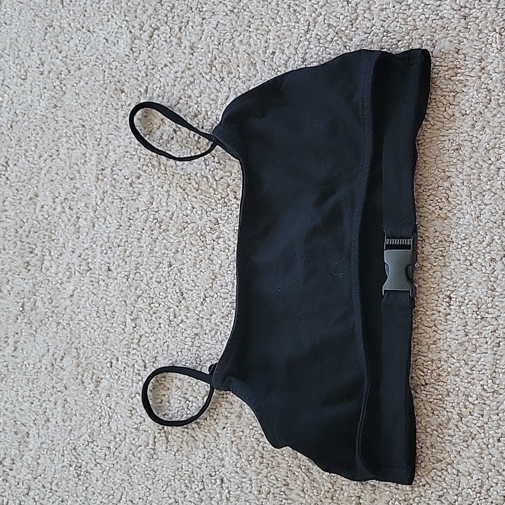 Buckle top